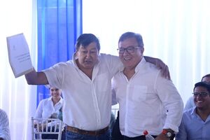 Itapúa: Yacyretá entregó títulos de propiedad a pobladores de conjuntos habitacionales - El Trueno