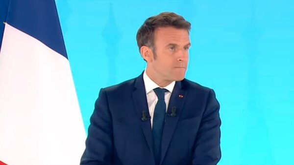 Diputados franceses presentan moción de censura contra Macron por 'huelga de bolígrafo'