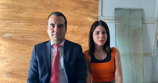 La Nación / Juez ordenó arresto domiciliario de la auxiliar fiscal imputada por manejar una camioneta robada