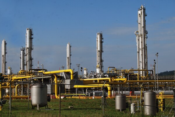 La producción petrolera en Perú cae un 33 % en febrero, la del gas sube un 2,6 % - MarketData