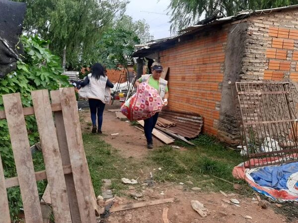 Alrededor de 500 familias ya salieron de sus casas por inundaciones en Asunción - Nacionales - ABC Color