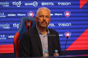 Versus / Juan José Zapag responde: "Cerro no fue rechazado por nadie..."