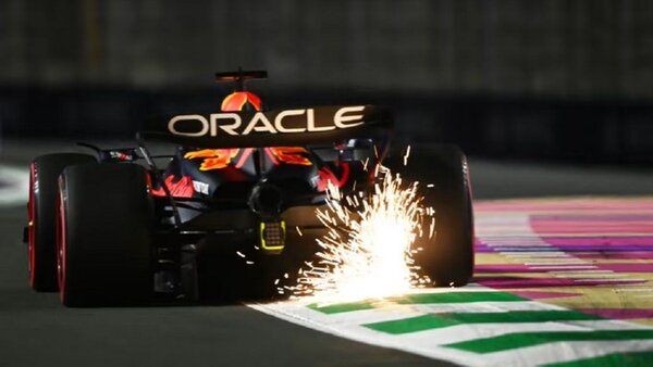 Max Verstappen, por delante de Alonso y 'Checo' en Yeda