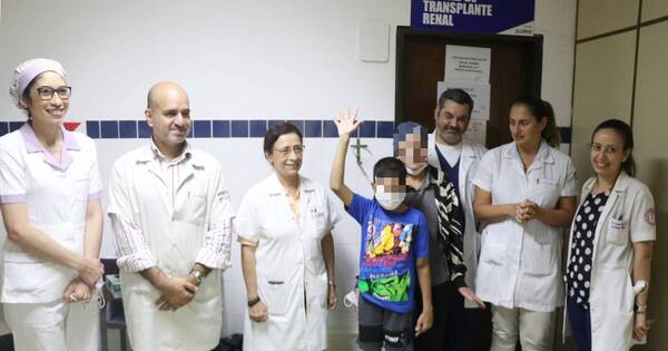 La Nación / Dan de alta a niño sometido a trasplante renal en Clínicas