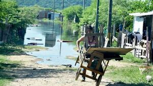Río Paraguay está a 50 cm de su  nivel crítico y suman damnificados 