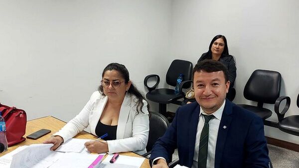 Ex agentes de Senad son sobreseídos por acusación tardía