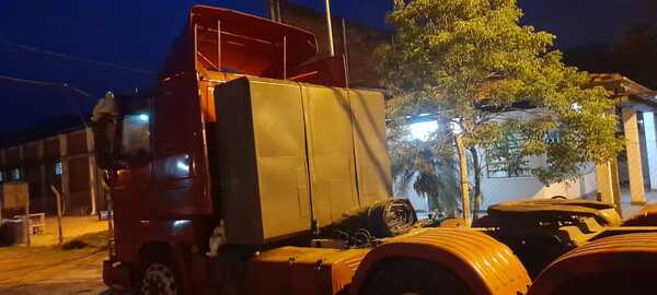 Incautan unos 2.000 litros de combustible de contrabando en Vista Alegre | 1000 Noticias