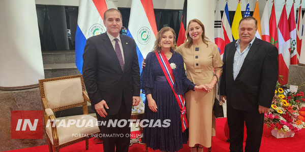 BERTA ROJAS TRAJO EL PREMIO GRAMMY AL PAÍS Y DESEÓ “MEJORES DÍAS” PARA EL PARAGUAY - Itapúa Noticias