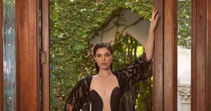 La Nación / Nadia Ferreira enciende las redes al posar con lujoso traje de baño