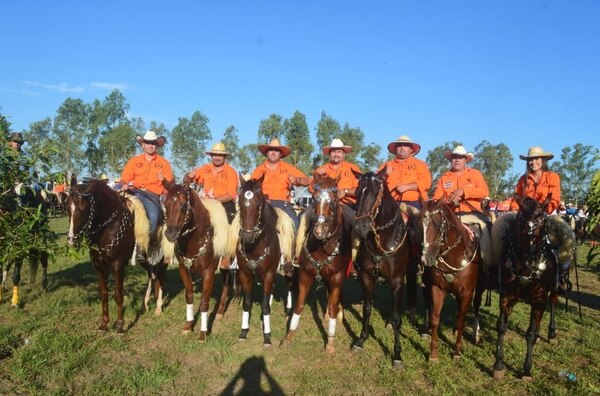 Asociación de Jinetes Sanjosianos, en el marco de los festejos patronales y fundacional, organizan torin y jineteda - Noticiero Paraguay