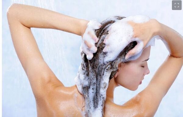 Las consecuencias de lavarse el pelo una vez a la semana