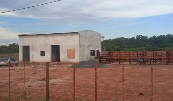 Comuna sanjosiana con fondos de royalties, construye para un moderno matadero municipal - Noticiero Paraguay