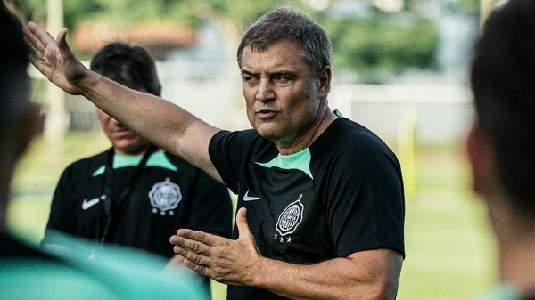 Olimpia: El equipo que prepara Aguirre para el clásico "blanco y negro" ante Libertad