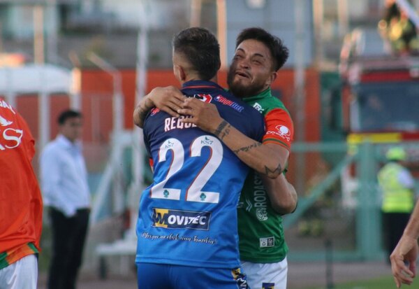 Versus / El increíble gol de arco a arco que encajó el Colo Colo de Darío Lezcano
