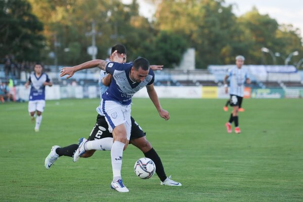 Ameliano se apunta su tercer triunfo consecutivo en el Apertura - Radio Imperio