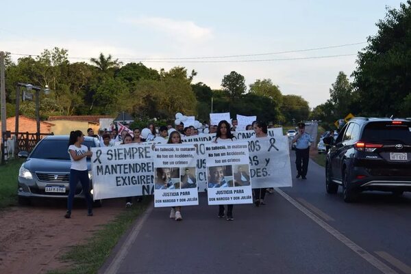 Marchan para exigir justicia por dos fallecidos en Carapeguá - Nacionales - ABC Color