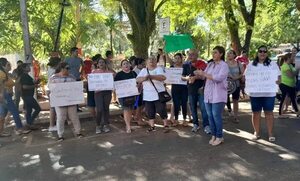 Madre dio a luz en el piso de Hospital: Círculo Paraguayo de Médicos califica de “exagerada” detención de enfermera - Nacionales - ABC Color