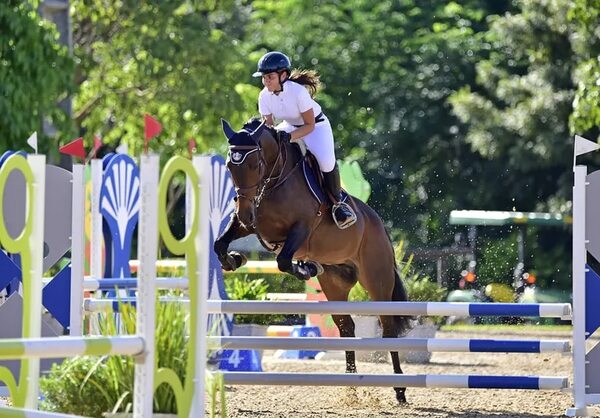 Hipismo: Tercer salto - Polideportivo - ABC Color