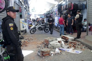 Fuerte sismo en Ecuador y Perú deja al menos 15 fallecidos | 1000 Noticias