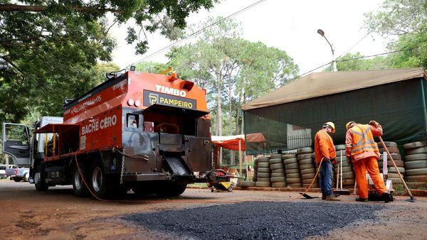 Llueven en CDE pedidos de reparación de calles tras habilitarse bacheadora