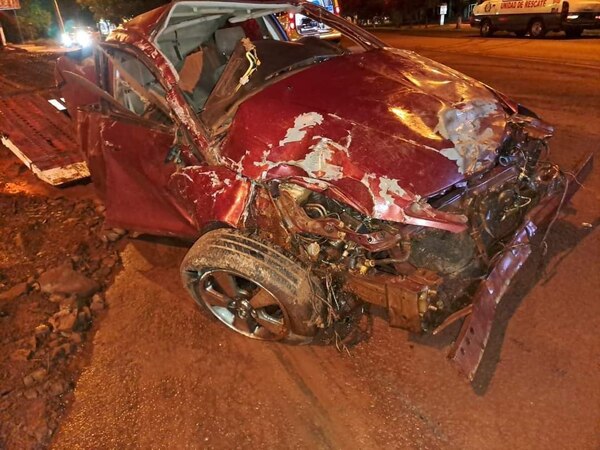 JOVEN PERDIÓ LA VIDA TRAS TREMENDO VUELCO - Itapúa Noticias