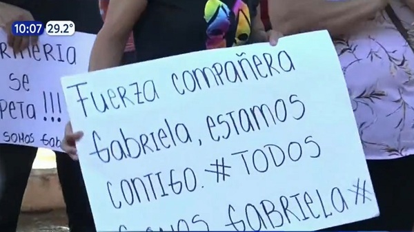 Caso HNI: Enfermeras se manifiestan contra imputación de su colega - Noticias Paraguay