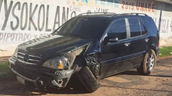 Subjefe antinarcótico conduce alcoholizado, choca contra vehículo e intenta huir