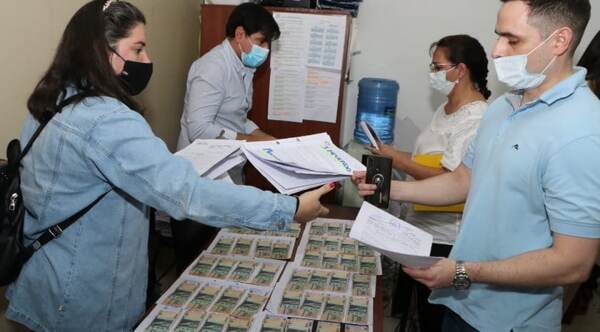 Diario HOY | Condenan a asistente y secretario fiscal por tráfico de influencias