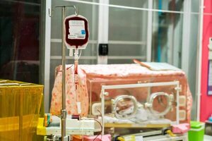 Padre desesperado busca terapia para su bebé internada por chikunguña - Nacionales - ABC Color