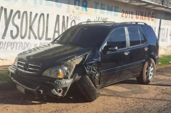 Subjefe antinarcótico conduce alcoholizado, choca contra vehículo e intenta huir - Noticiero Paraguay