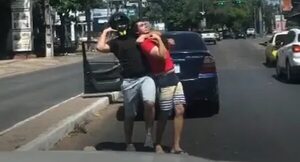Video: pelea entre conductores en Asunción - Policiales - ABC Color