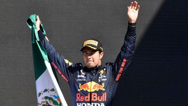 Checo Pérez lidera otro 'doblete' de Red Bull