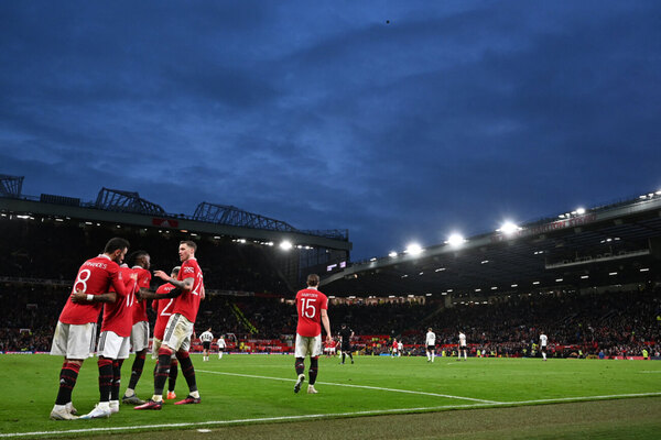 Versus / Manchester United remonta y se verá en semifinales con el Brighton de Enciso