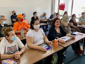 Centro Paraguayo Japonés ofrece clases de inglés para adultos mayores