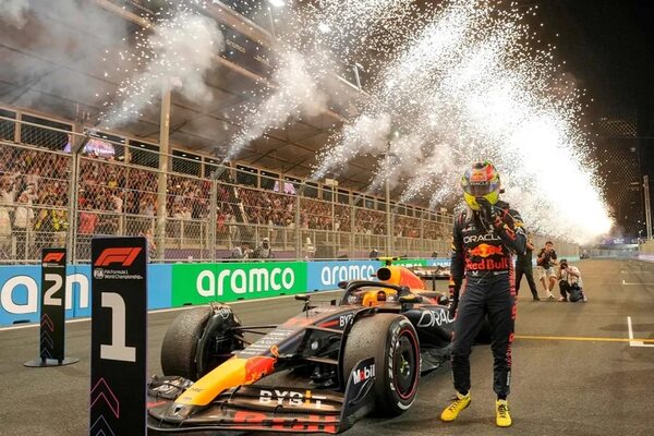 ‘Checo’ se exhibe en Arabia y Alonso logra un podio -el 100- de ida y vuelta - Automovilismo - ABC Color