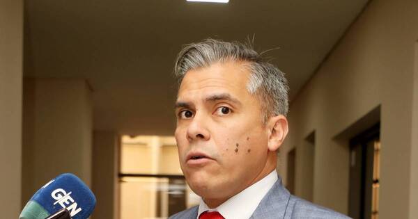 La Nación / Eduardo González emplaza a senador Santa Cruz a rectificarse sobre acusaciones en su contra