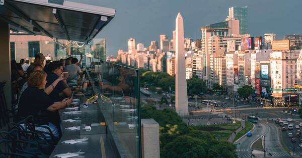 La Nación / Merma el envío de remesas desde Argentina y la inflación sube, refiere economista