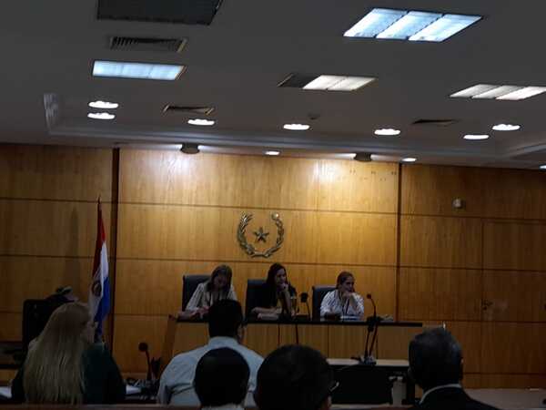 Aplazan juicio por sup. lesión de confianza y apropiación a exfuncionarios municipales de Encarnación