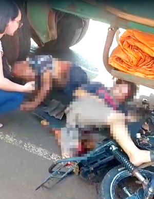 Muere uno de los motociclistas que fueron arrastrados por camión de gran porte - La Clave