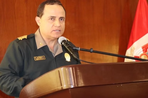 Allanan vivienda del comandante general de la Policía Nacional de Perú | 1000 Noticias
