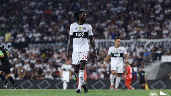 Adebayor da un mensaje de despedida