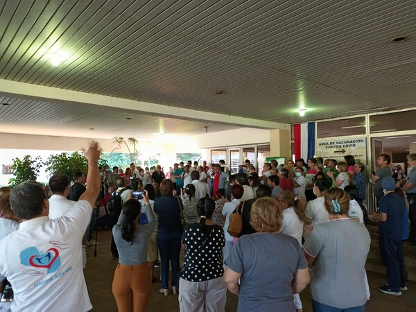 Hospital Nacional de Itauguá: Piden renuncia de la Dra. Yolanda González - trece