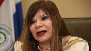 Directora del HNI anuncia cambios y no ve motivos para renunciar