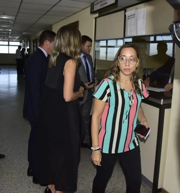 Juez posterga preliminar de exjueza Tania Irún por “superposición de audiencias” - Nacionales - ABC Color