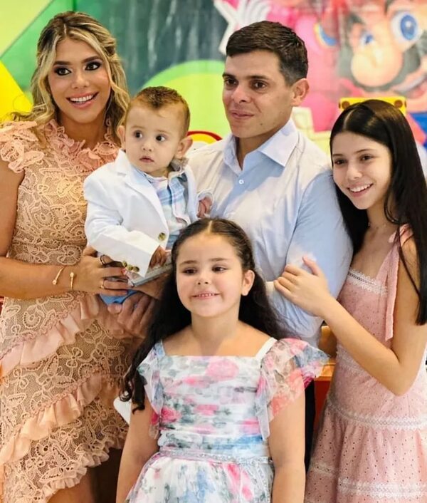 La exmodelo Gaby Mena celebró el primer año de Joaquín - Gente - ABC Color
