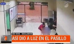 Otro alumbramiento en el pasillo de un hospital público | Telefuturo