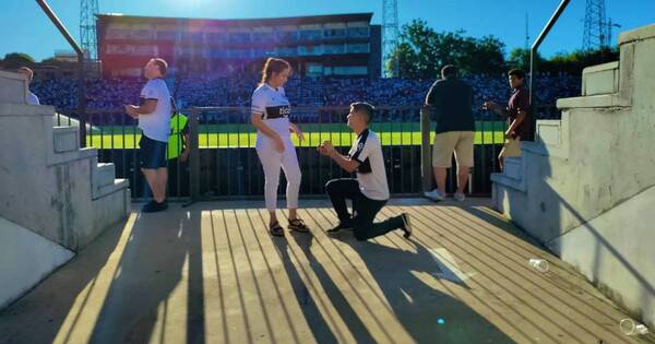 La Nación / ¡Emotivo! Olimpista le pidió matrimonio a su novia en plena cancha