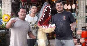 La Nación / Creatividad de aregüeños no tiene límites: de pesebres y planteras a dinosaurios y figuras de gran tamaño