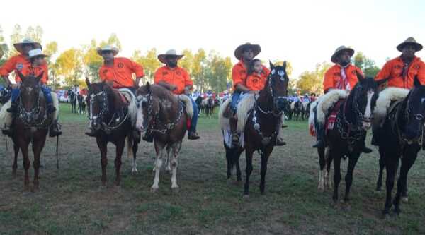 Asociación de Jinetes Sanjosianos, en el marco de los festejos patronales y fundacional, organizaron torin y jineteda - Noticiero Paraguay