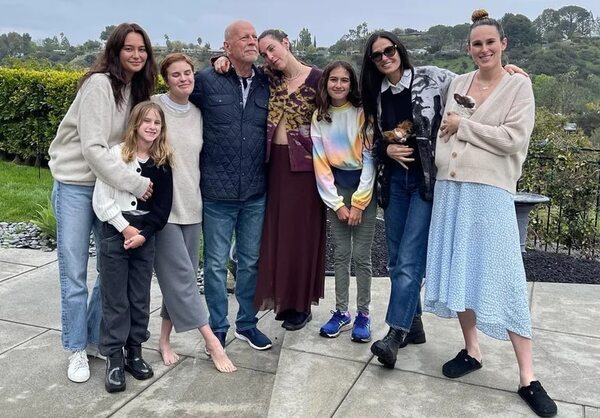 Bruce Willis recibió sus 68 años rodeado del amor de su familia - Gente - ABC Color